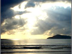 ■■夜明けのビーチ■■

まだ、人影はありません...。静寂の世界...です。