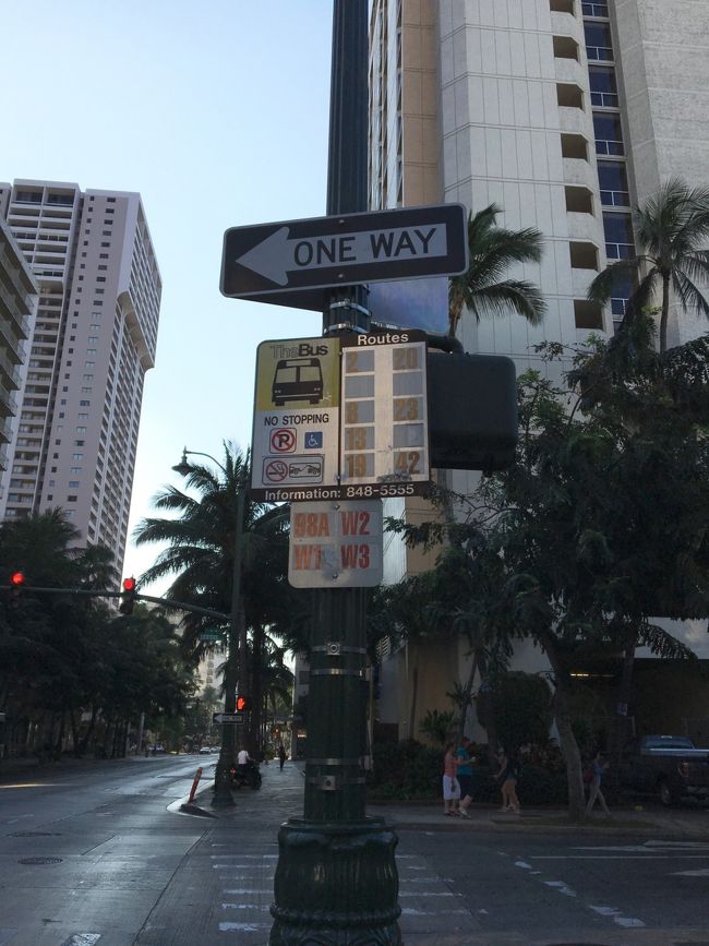 ☆４日目<br />05:30起きで、人気のパンケーキ屋さんへ。<br />行きはTHE BUSで。<br /><br />それにしても、便利な世の中になったもんだなぁ。<br />Google mapの検索でローカルのバス情報も出るなんて…<br />今やiPhoneナシの旅行はあり得ません！