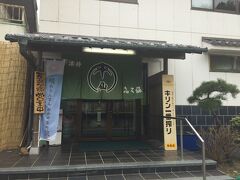 タクシーで下津井の蛸を食べに向かったのが、『ふく仙本店』。
岡山駅の駅ビルにも入っているのですが、フリーきっぷの区間外になるので、児島駅からタクシーでこちらの本店にやって来ました。