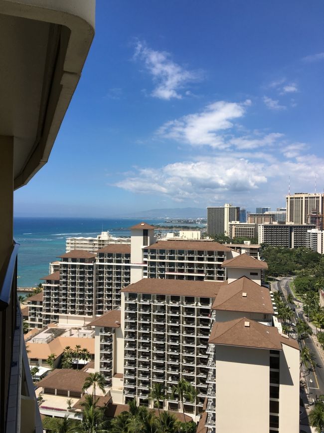 ラナイからの眺め①。<br />Mountain viewで予約したけど、意外や意外、一応POVでした！！