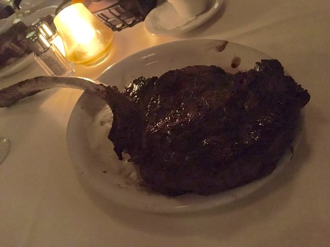 大分ムーディーな感じだっから、暗くて黒い塊にしか見えないけど…(^^;;<br />オススメお肉の塊①<br />どんなお肉か忘れちゃった…