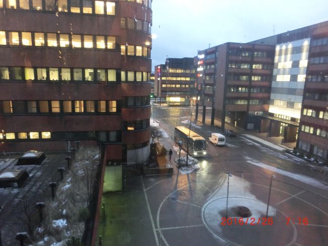 朝ホテルの部屋から。<br />今日も寒そう。<br />ウェイクアップ　コールは７：３０にテレビの発信音で。