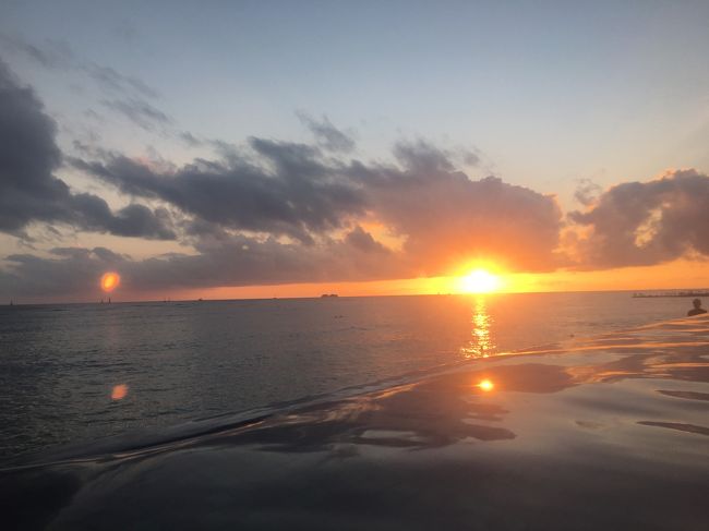 最後の夕陽は、プールにて。