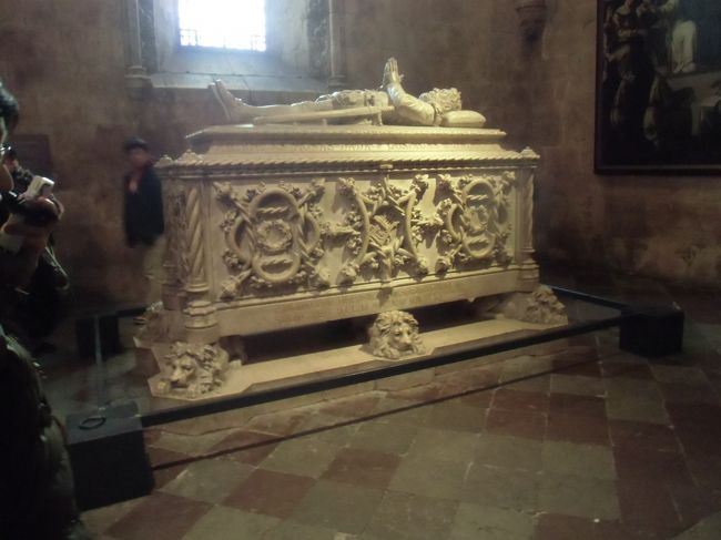 インド航路を発見したヴァスコ・ダ・ガマの石棺