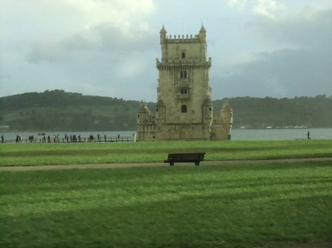 ベレンの塔　船の出入りを監視する要塞として建てられました。