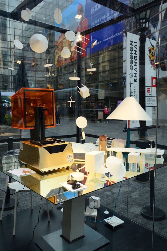 こちら3D印刷機を使った家具。