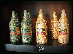 この『ＯＰＡオパ』は、この街発のビール。瓶なのにショッピというんです、このお店....。なんで？