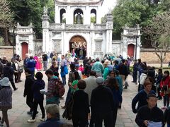 歩いて文廟へ行ってみます。