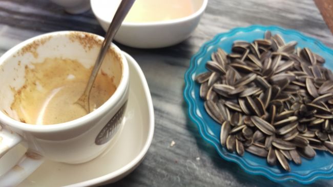 味はコーヒープリンの味でちょい甘すぎます。店員にヒマワリの種言ったら持ってきてくれます。ただみたいな料金です。