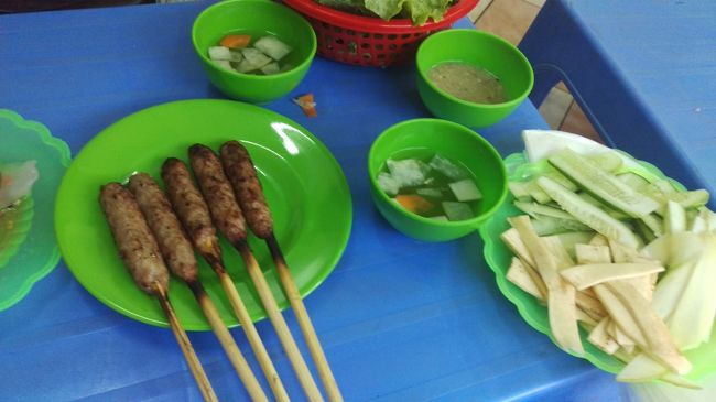 これはまあまあかな。ライスペーパーにつくねと野菜を巻いて食べます。<br />野菜にパクチーがあるので注意！<br />