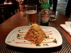いきなり夜ご飯。

エスニックなご飯が食べたくてタイかヴェトナムか
インドの中でイギリスと言えばカレーでしょ！という
ことでMasala Zone Bayswaterへ。

このBiryaniが美味しかった。これでもハーフ。
ビールはキングフィッシャー。