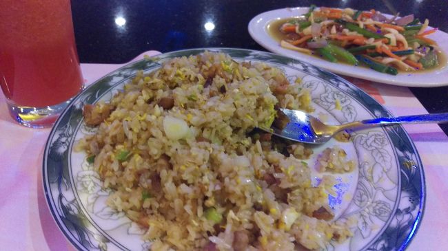 エロなしOKのサウナです。宿泊だけなら６０００円ちょいで滞在中ずっと食べ放題、飲み放題のオーダーバイキング方式、大浴場がついてソファーでゆっくり、バスタオルも使いたい放題。ただ娯楽は特になく、テレビと雑誌しかありません。WIFIがつながるので暇なときべんりです。<br />高級ホテルしかないマカオではこれもありです。<br />VIP待遇です。<br />スマホ充電OK。要変換プラグ。