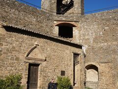 モンタルチーノはワインで有名な街。お城を目指します。ここからの景色がまた良いとのこと。