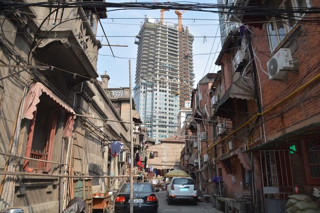 昔にタイムスリップしたような気分に襲われますが、遠くのビルを見るとやっぱり「今」なんだなぁと改めて気づかされます。