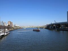 天気もよくおだやかな墨田川