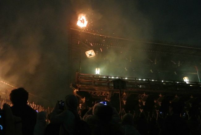 国家安泰、五穀豊穣、人々の幸福を祈る伝統行事、そして3,11を前に祈りを込めて手を合わせます。<br />