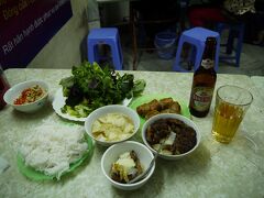 大みそかの晩は年越しそば。
ということでブンチャーを頂くことに。
おなかいっぱいになった