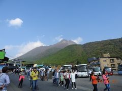 今の日本の観光地の定番

大陸のかたがたが大挙して…

観光客全体の比率、日本人2割大陸のかた8割ってとこですかね。

なぜかみんな角型のサングラス

全員でラッスンゴレライって感じ（笑）