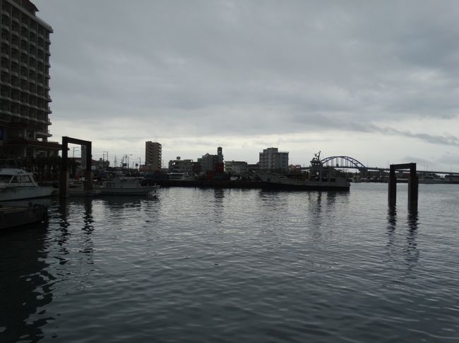 翌朝<br />どんよりした天気<br />そして雨が降ってきました。