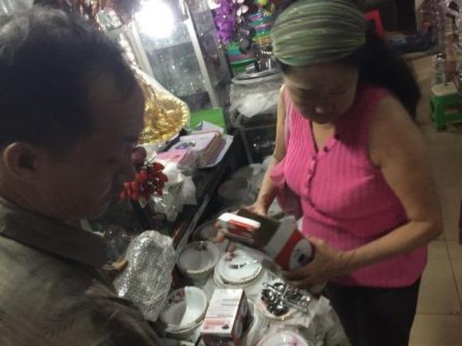 ここで、気になるものを買います。これは前日のゲストハウスにあったコーヒーを淹れるための物。スマホで撮影しましたので、これを暮れといえば直ぐに出てきました。