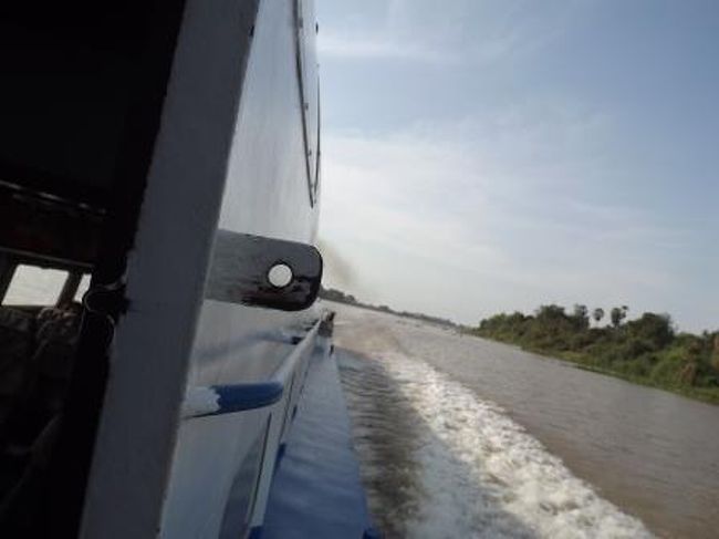 船のデッキから外を撮って見ました。<br />中にいるより陣上官があって楽しいですね。