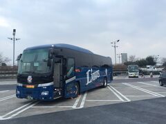 往復とも新幹線はちょっと厳しいので、帰りは西武の高速バスにしてみました。

1日に2往復だけ長岡駅と川越駅に乗り入れる便があるんです！

越後川口SAと上里SAでの15分ずつの休憩も含めて、長岡駅から川越駅まで3時間半でした。

新潟駅から乗っても5時間ですし、時間が合えば次回もまた使おうと思います。