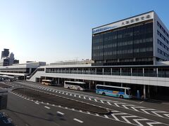 ８時過ぎに伊丹空港に到着。
モノレールと阪急で宝塚方面を目指す。