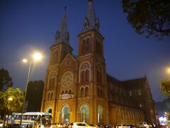 サイゴン大教会 (聖母マリア教会)までぶらぶら散歩