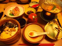 ◆海鮮問屋　博多
http://www.hakata-jp.com/
http://tabelog.com/shimane/A3201/A320101/32000344/
松江駅近くの海鮮屋さんです。

鉄火重を頼んだものの２０分くらいして「今日は売り切れました」と。
お…遅い…。昨日の晩御飯といい、今回の旅行はなかなか食にありつけない。
結局鯛ままを頼みました。

これにさらに煮魚２匹が付いてきて1100円！お腹一杯です。

