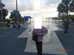 朝のエスプラネード・ラグーンです。