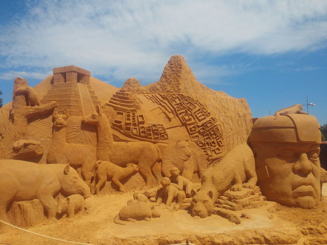 セントラル、サウスアメリカゾーン。<br />マヤ遺跡やアルパカやらうまい具合に表現されてる〜！あの横の顔、、何！？世界にはまだまだ知らない事が沢山ある（笑）