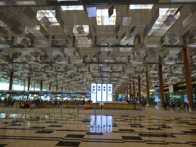 第3ターミナルを撮ってみました。<br /><br />スターウォーズがまだ展示されているかなーなんて思いましたが、もう展示は終了していました。残念。