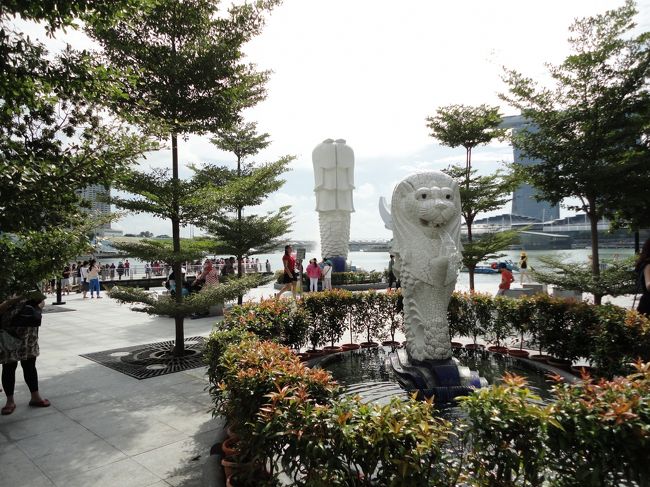 マーライオンと子マーライオンいっしょに