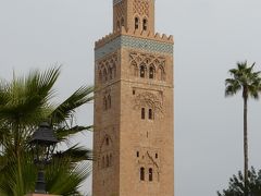 クトゥビーヤモスクのミナレット。
旧市街では最も高い建造物で80ｍ近くあるのだとか。