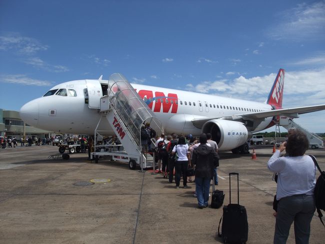 お昼過ぎの便でリオデジャネイロへ向かいます。<br />TAM、もう乗ることはないだろうなぁ・・・