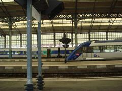 アムステルダム駅を出発。