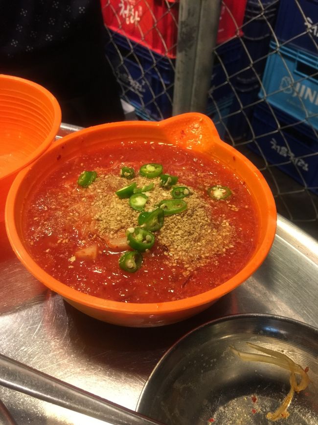 はじめて食べます。<br /><br />キムチマリクッス。。<br /><br />シウォーナダ！！