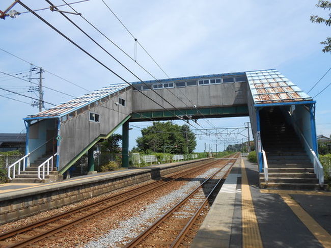 辺りに何もない感じが、田舎に来たんだなぁという旅の雰囲気を演出しています。<br /><br />暑いけど、天気も良くて、夏の旅って感じがして楽しいです。<br />