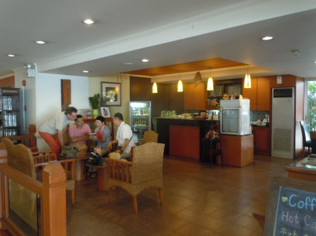 ロビー右手にある喫茶店