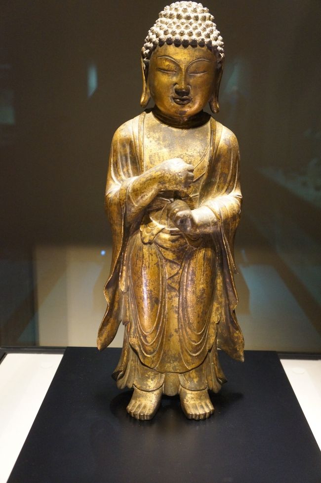 毘盧舎那仏立像（統一新羅～高麗時代・9～10世紀）