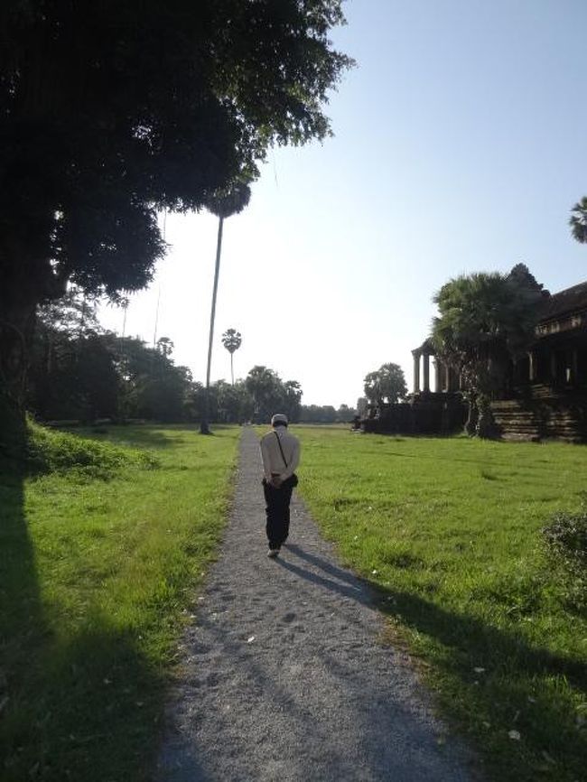 哀愁漂うガイドさんの背中(笑)