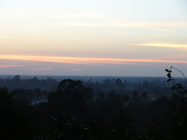 ここからの帰り道、山道がかなり暗くて驚きました。<br />日本から念のためにと思って持ってきたLEDライトが大活躍。<br />ただ、暗くても人通りがかなりあるので怖いっていう感じはなかったです。