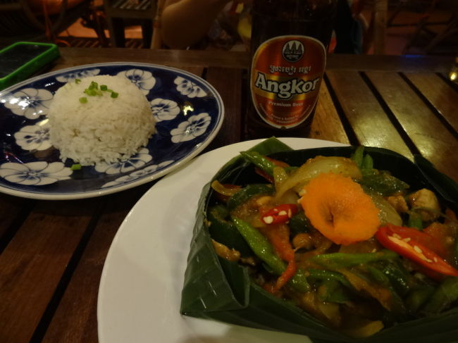 クメール料理の数々。辛くないマイルドな料理は日本人の口に合います。<br />この旅行で外れた料理はなかったです！！全部美味しかったな〜