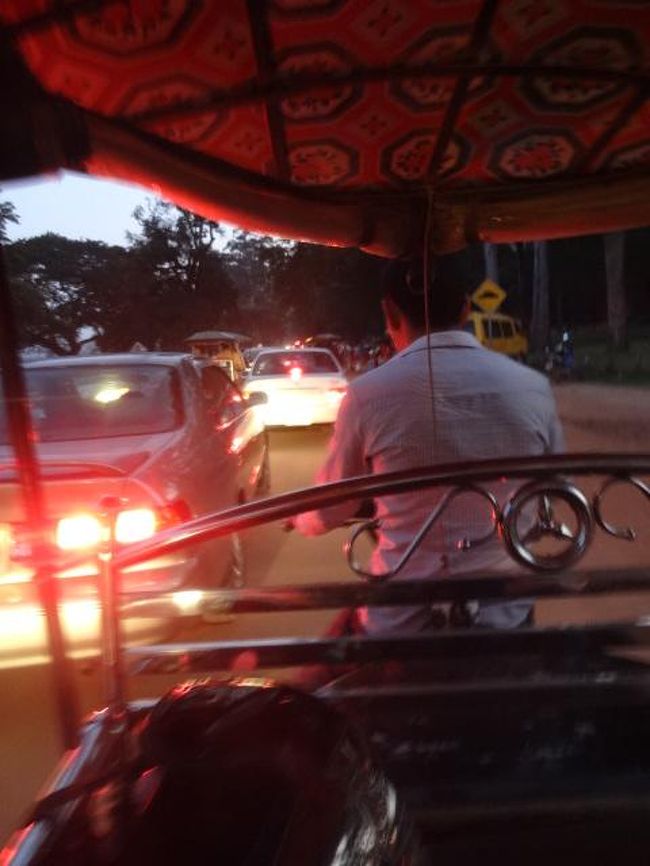 またEXILE運転手が送ってくれました(笑)正面写真撮り忘れ〜<br />バイバーイ。カンボジア！またね♪