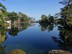 兼六園です。快晴でしたので、景色がきれいでした。