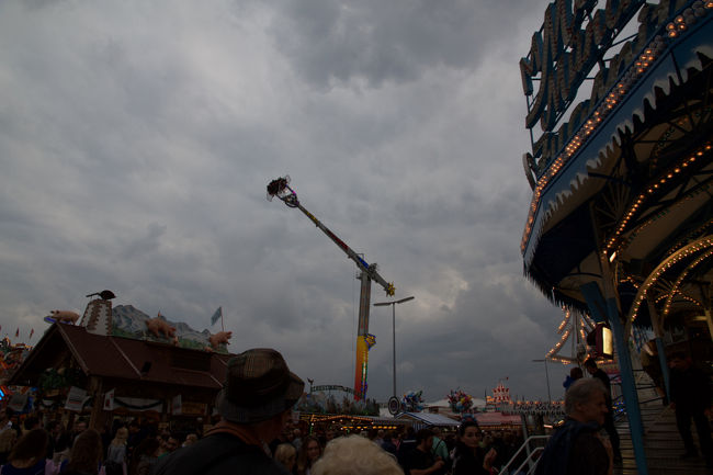 オクトーバーフェストに再度チャレンジ。<br />これもビール飲んでから乗っちゃあかんやつや…