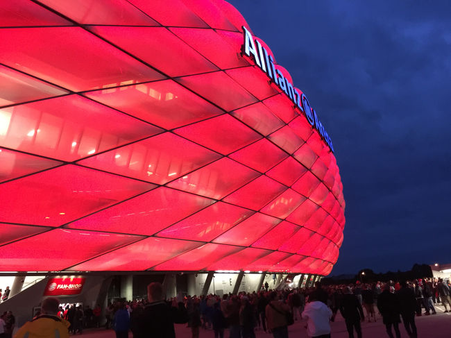 仕事終わりにFCバイエルン・ミュンヘンの本拠地、アリアンツ・アレーナへ。