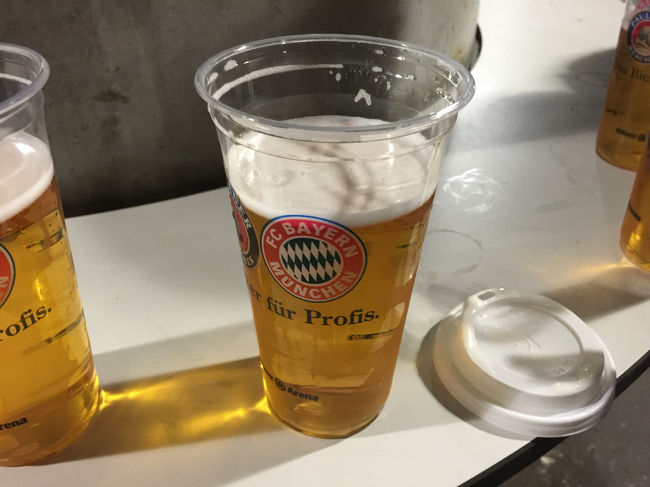 まずはビール。