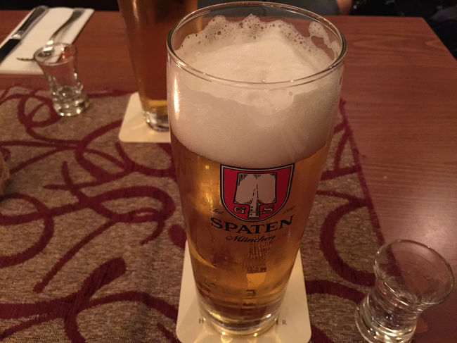 晩ご飯。まずビール。