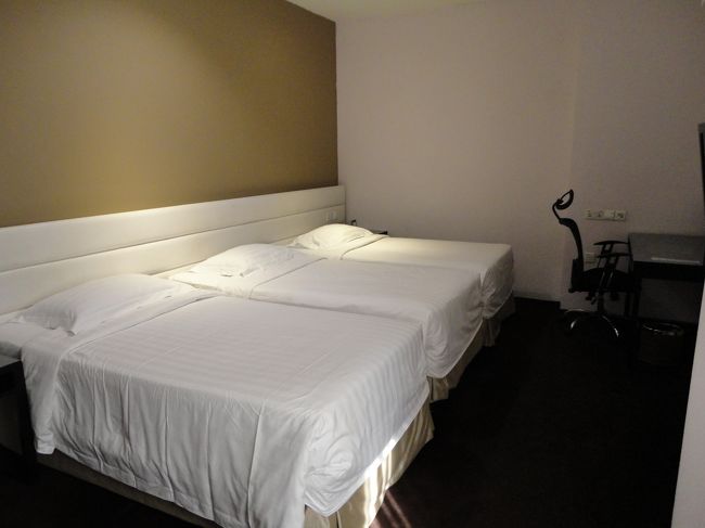 ホテルに関してはクチコミのほうに書きたいと思います。<br /><br />簡単に感想を言えば、全体的にフツーでした。。。。。<br /><br /><br />もしよろしければクチコミのほうをご覧くださいm(__)m<br />http://4travel.jp/os_hotel_tips_each-12167629.html<br />